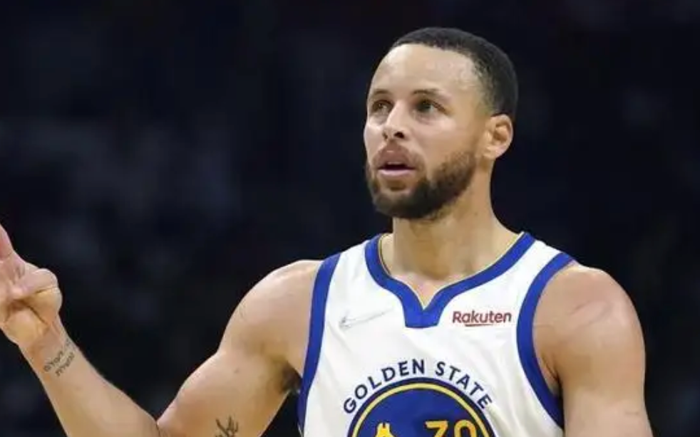 雷电竞- 勇士核心库里受伤缺席三周，科尔紧急启用新人轮换  